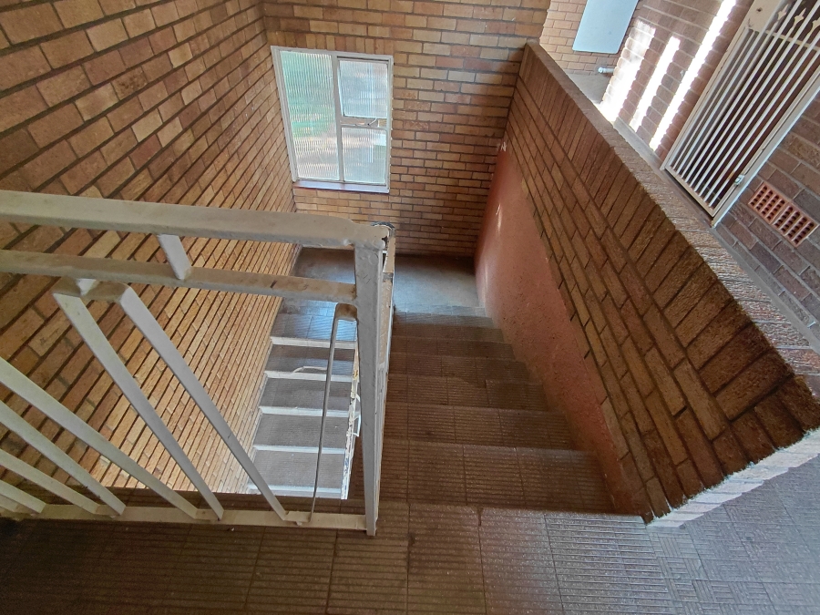 To Let 1 Bedroom Property for Rent in Adamayview North West